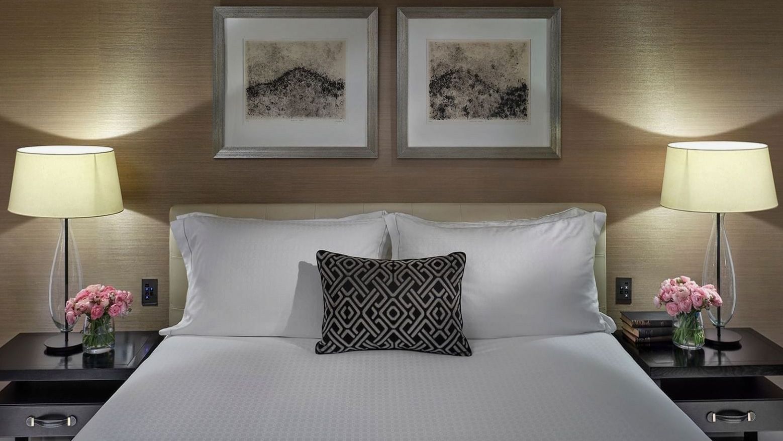 Official Crown Towers Melbourne guest room image for the Deluxe Twin category